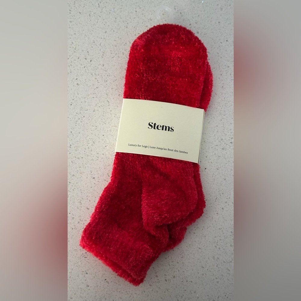 ✨NWT✨Stems: Luxury for Legs Plush Socks - 1 Pair